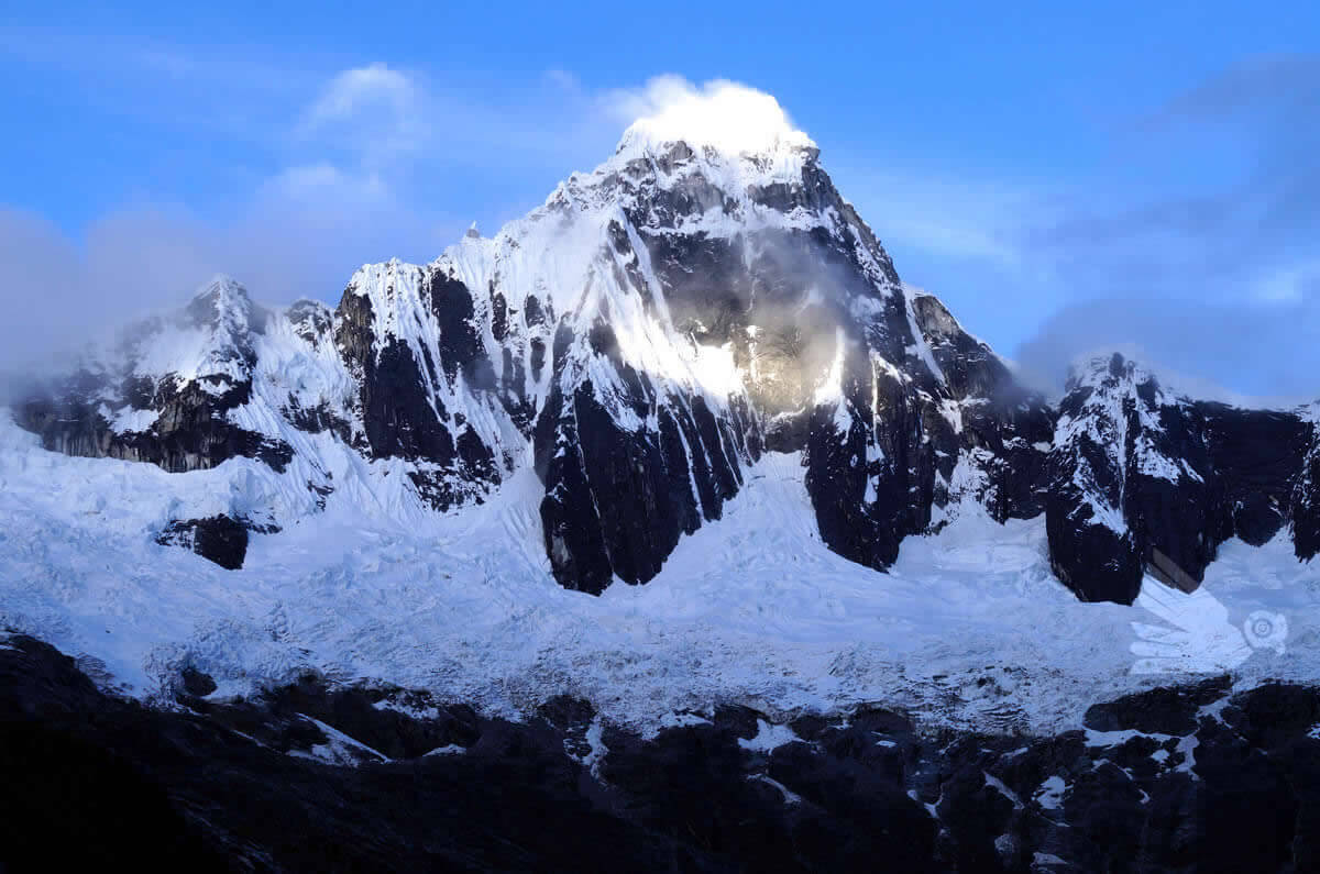 Nevado Taulliraju Cordillera Blanca