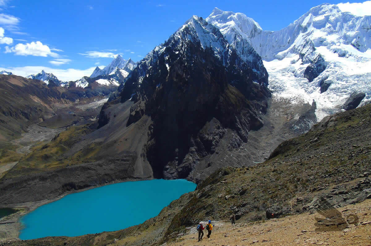 Laguna Jurau and the valley of 'Touching the void'